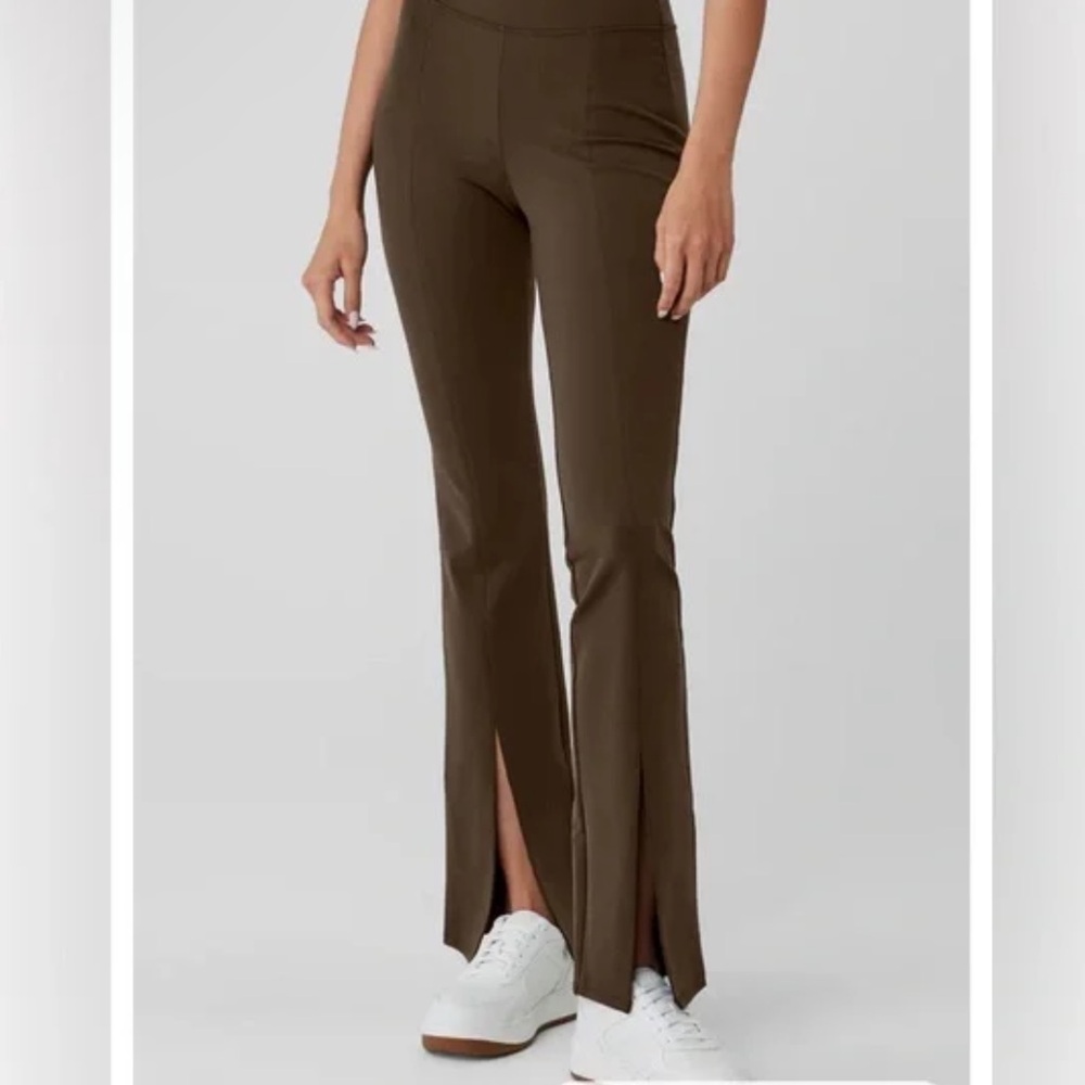 Alo yoga Women's Brown Flared Pants medium